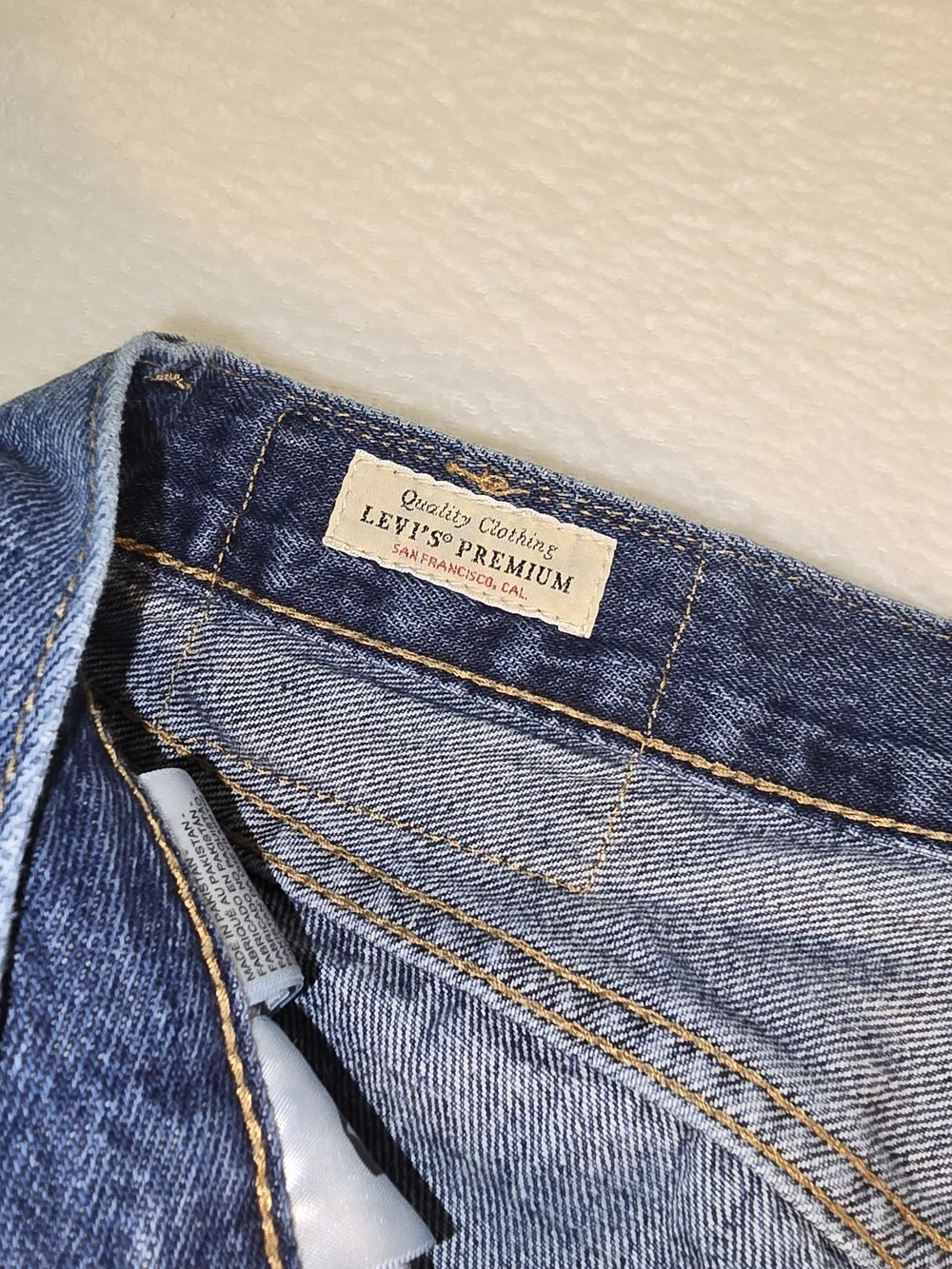 Levi's 501 Button Fly Men's Jeans W36 L36 Medium Wash Big E Leather Patch